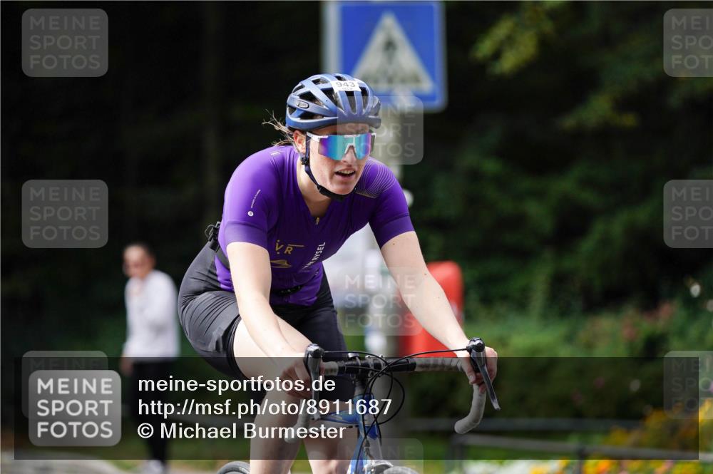 14.09.2025 - Stadtparktriathlon Michael Burmester http://msf.ph/oto/8911687 14.09.2025 11:16:18 Radfahren 655, 808, 831, 851, 943 meine-sportfotos.de