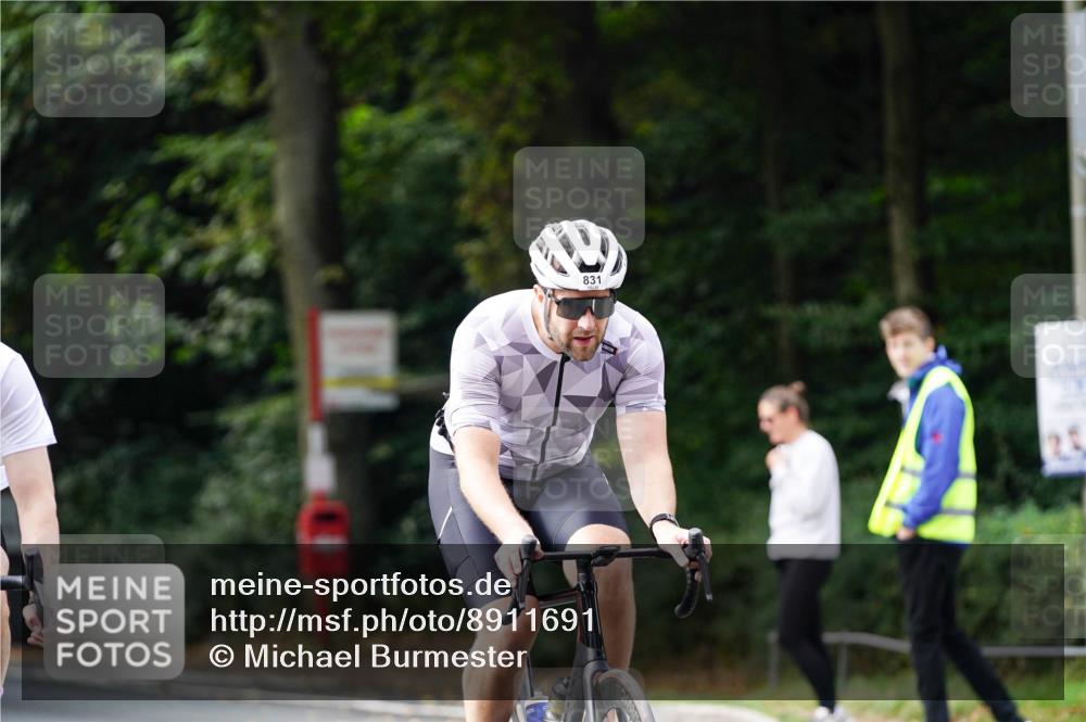 14.09.2025 - Stadtparktriathlon Michael Burmester http://msf.ph/oto/8911691 14.09.2025 11:16:22 Radfahren 655, 808, 831, 851, 876, 895, 943, 968 meine-sportfotos.de