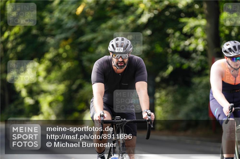 14.09.2025 - Stadtparktriathlon Michael Burmester http://msf.ph/oto/8911696 14.09.2025 11:16:42 Radfahren 821, 823, 839, 849, 888 meine-sportfotos.de