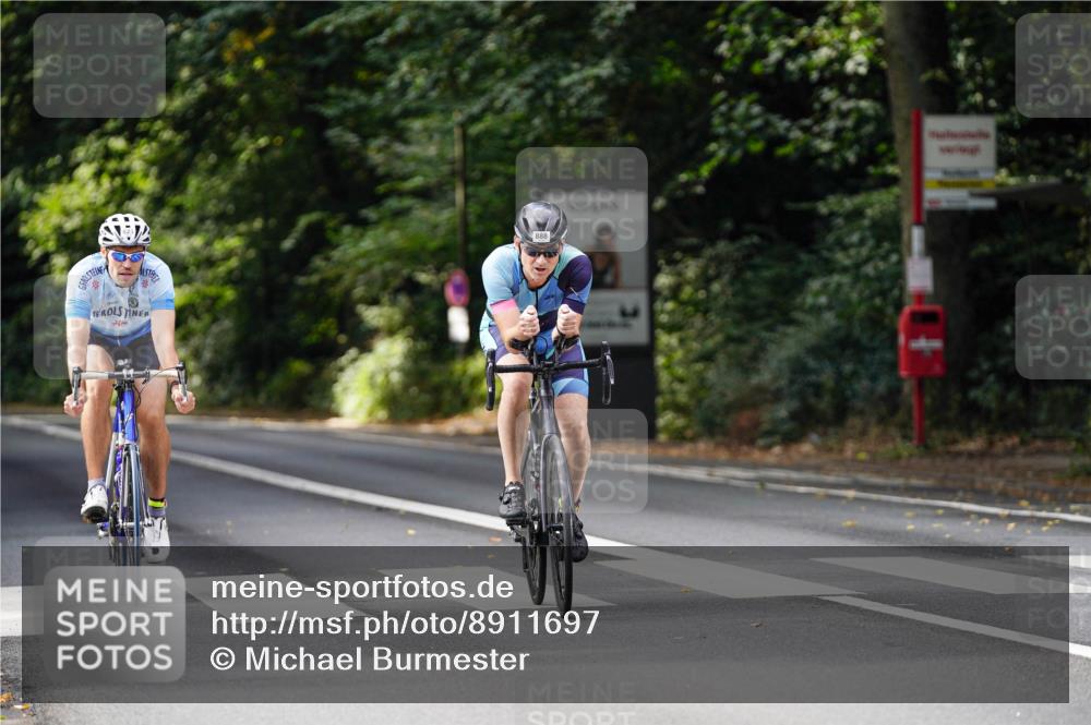 14.09.2025 - Stadtparktriathlon Michael Burmester http://msf.ph/oto/8911697 14.09.2025 11:16:47 Radfahren 821, 823, 839, 849, 888 meine-sportfotos.de