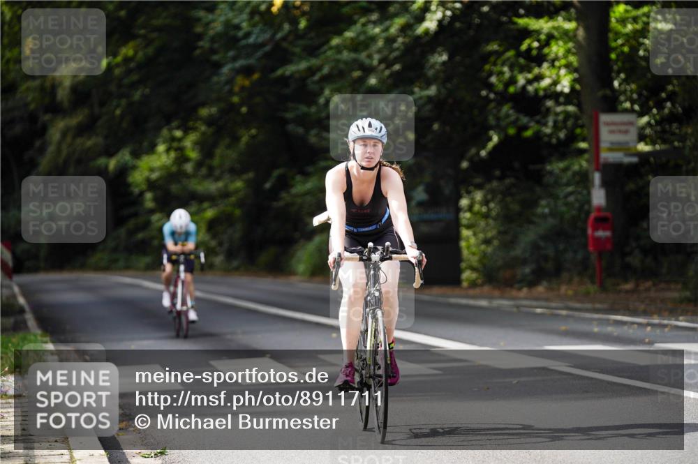 14.09.2025 - Stadtparktriathlon Michael Burmester http://msf.ph/oto/8911711 14.09.2025 11:17:10 Radfahren 900, 950, 987, 1000 meine-sportfotos.de