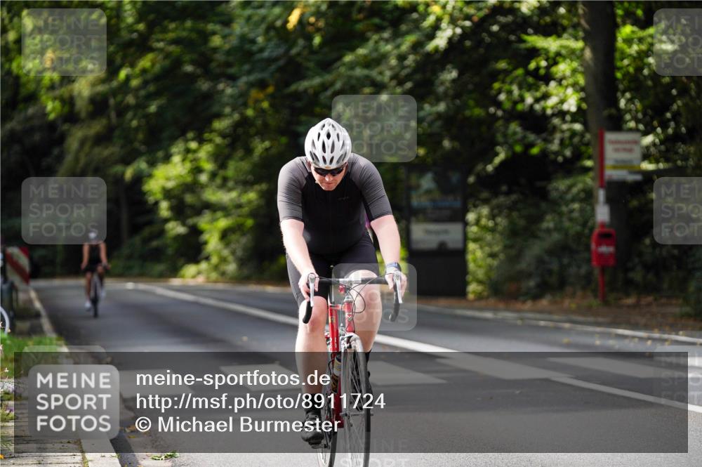 14.09.2025 - Stadtparktriathlon Michael Burmester http://msf.ph/oto/8911724 14.09.2025 11:17:40 Radfahren 805, 992, 995 meine-sportfotos.de
