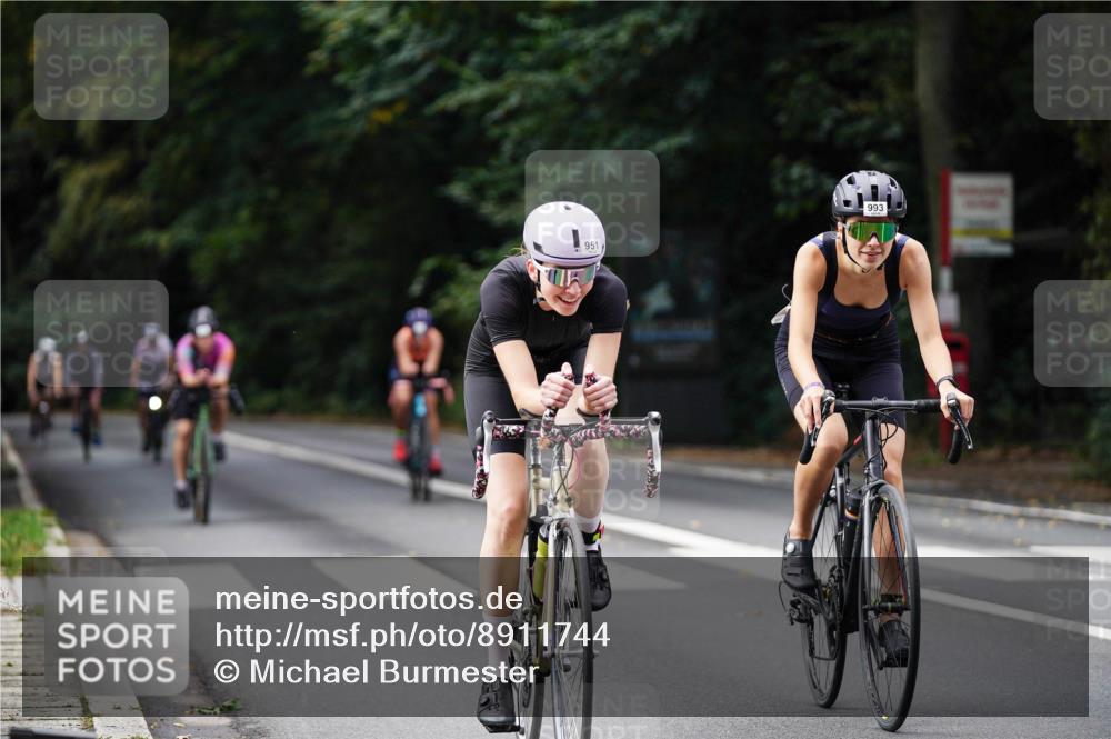 14.09.2025 - Stadtparktriathlon Michael Burmester http://msf.ph/oto/8911744 14.09.2025 11:18:35 Radfahren 724, 868, 932, 934, 935, 951, 976, 985, 993, 1015 meine-sportfotos.de