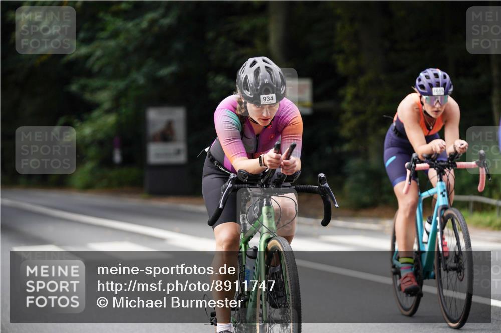 14.09.2025 - Stadtparktriathlon Michael Burmester http://msf.ph/oto/8911747 14.09.2025 11:18:38 Radfahren 724, 868, 932, 934, 951, 985, 993, 1015 meine-sportfotos.de