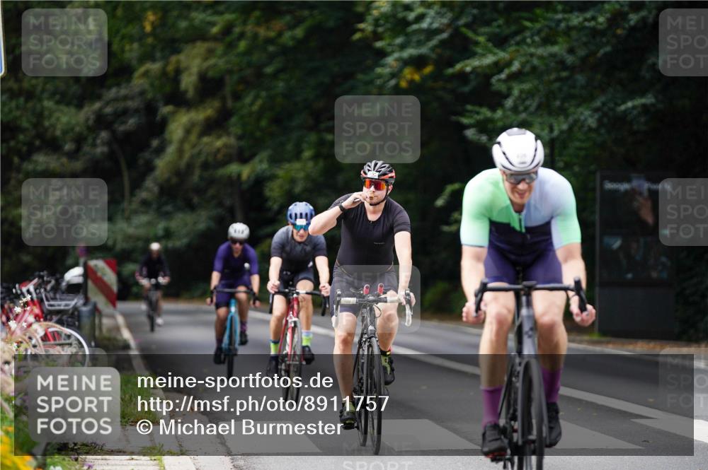 14.09.2025 - Stadtparktriathlon Michael Burmester http://msf.ph/oto/8911757 14.09.2025 11:18:50 Radfahren 826, 852, 919, 996, 1006 meine-sportfotos.de