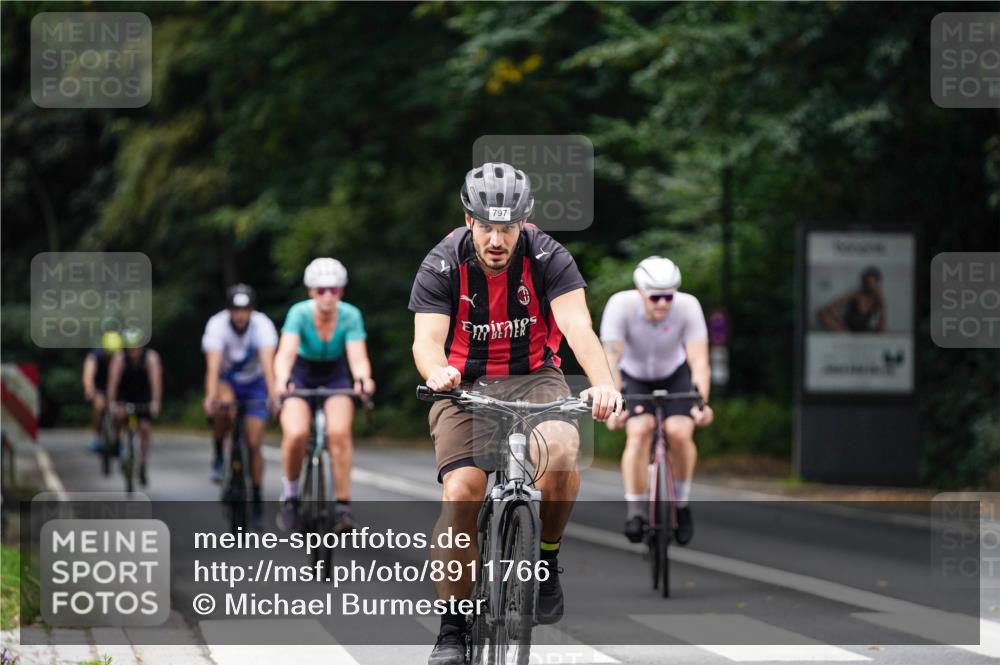 14.09.2025 - Stadtparktriathlon Michael Burmester http://msf.ph/oto/8911766 14.09.2025 11:19:10 Radfahren 797, 806, 835, 911, 914, 947, 969 meine-sportfotos.de