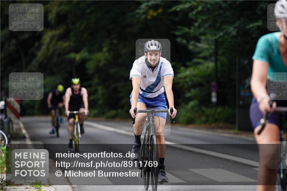 14.09.2025 - Stadtparktriathlon Michael Burmester http://msf.ph/oto/8911769 14.09.2025 11:19:12 Radfahren 797, 806, 835, 911, 914, 947, 969 meine-sportfotos.de
