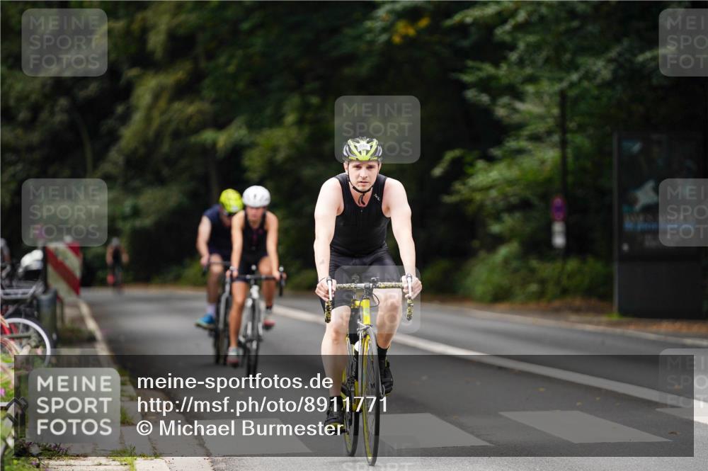 14.09.2025 - Stadtparktriathlon Michael Burmester http://msf.ph/oto/8911771 14.09.2025 11:19:14 Radfahren 797, 806, 835, 911, 914, 947, 969 meine-sportfotos.de