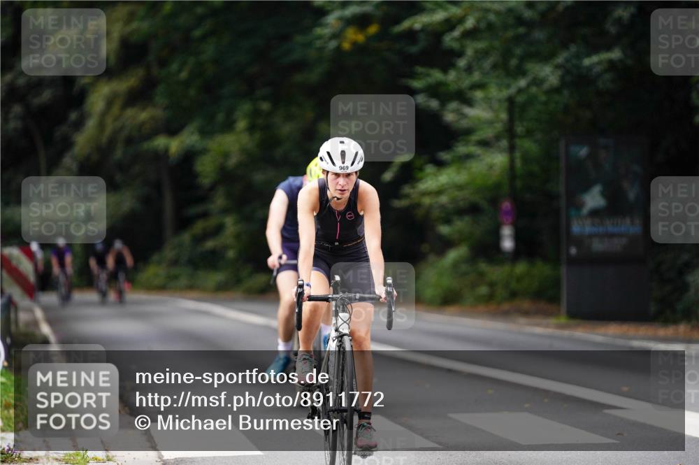 14.09.2025 - Stadtparktriathlon Michael Burmester http://msf.ph/oto/8911772 14.09.2025 11:19:16 Radfahren 797, 806, 835, 911, 914, 947, 969 meine-sportfotos.de