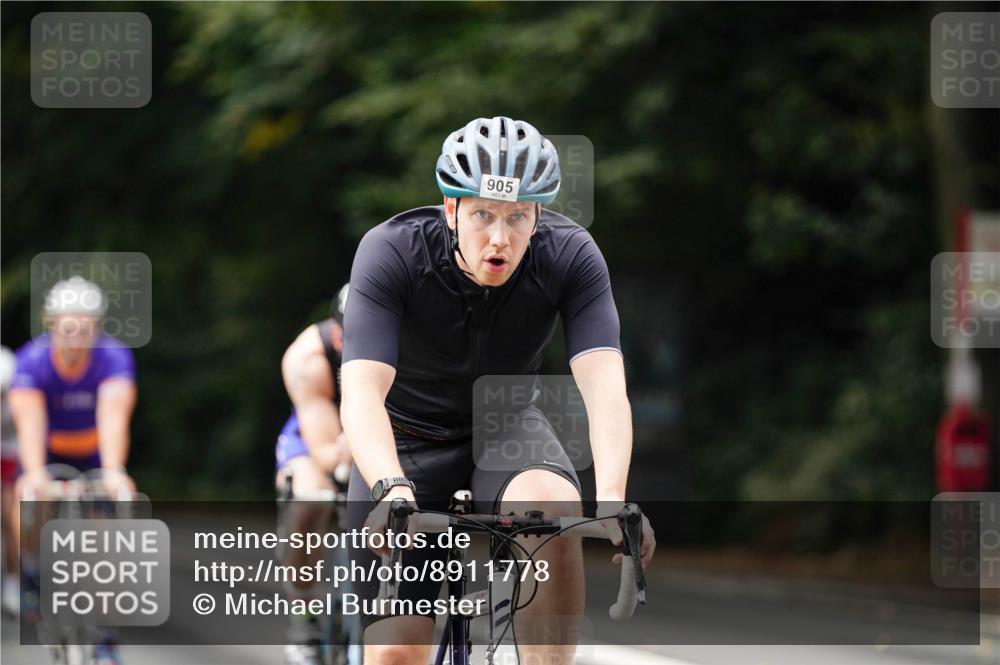 14.09.2025 - Stadtparktriathlon Michael Burmester http://msf.ph/oto/8911778 14.09.2025 11:19:26 Radfahren 846, 890, 905, 916, 942 meine-sportfotos.de