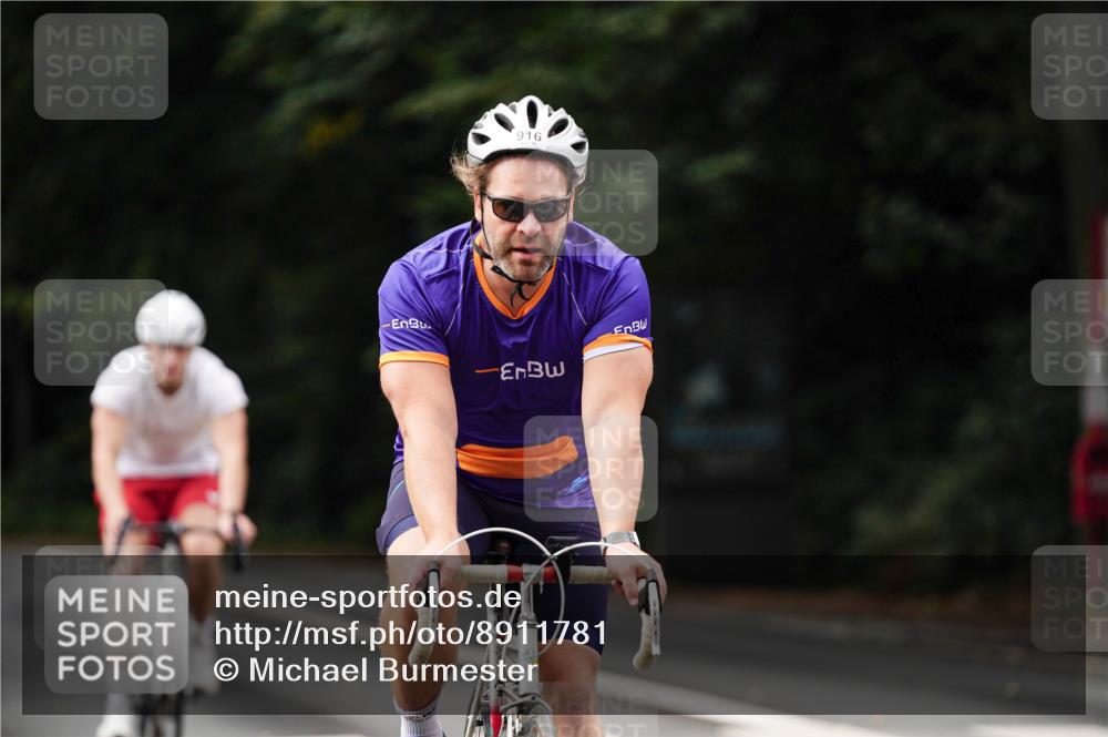 14.09.2025 - Stadtparktriathlon Michael Burmester http://msf.ph/oto/8911781 14.09.2025 11:19:28 Radfahren 846, 890, 905, 916, 942, 979 meine-sportfotos.de