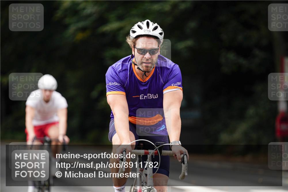 14.09.2025 - Stadtparktriathlon Michael Burmester http://msf.ph/oto/8911782 14.09.2025 11:19:28 Radfahren 846, 890, 905, 916, 942, 979 meine-sportfotos.de