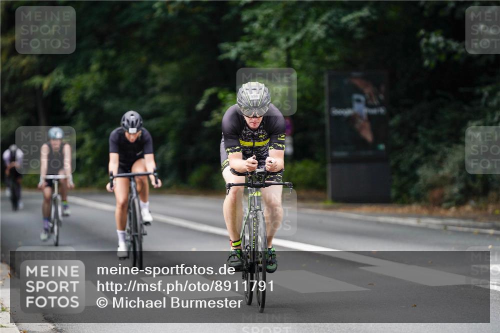 14.09.2025 - Stadtparktriathlon Michael Burmester http://msf.ph/oto/8911791 14.09.2025 11:19:46 Radfahren 825, 854, 898, 1009, 1020 meine-sportfotos.de