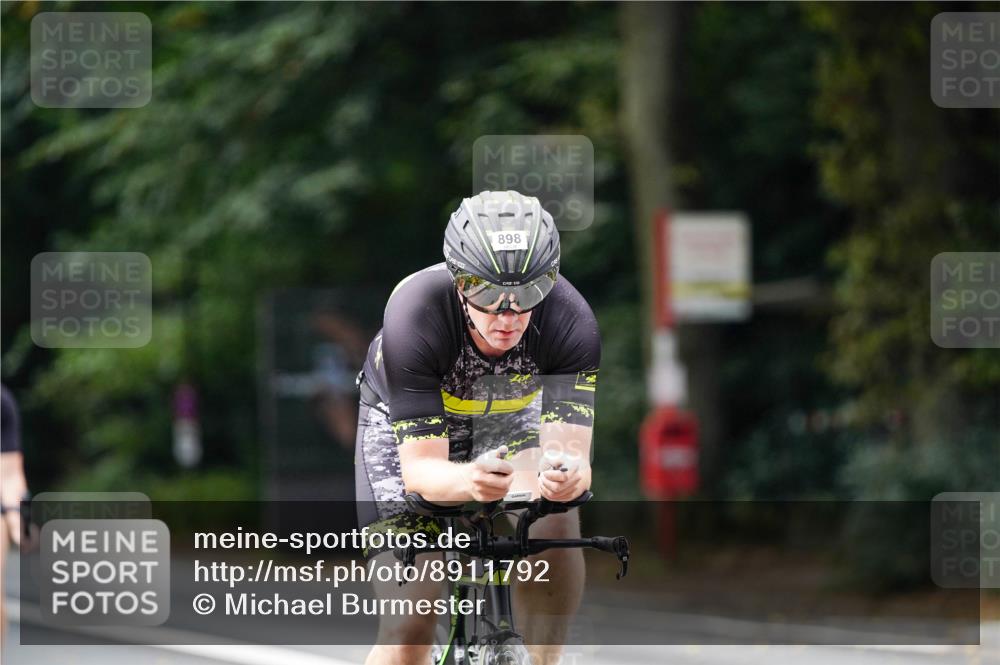14.09.2025 - Stadtparktriathlon Michael Burmester http://msf.ph/oto/8911792 14.09.2025 11:19:47 Radfahren 825, 836, 898, 1009, 1020 meine-sportfotos.de