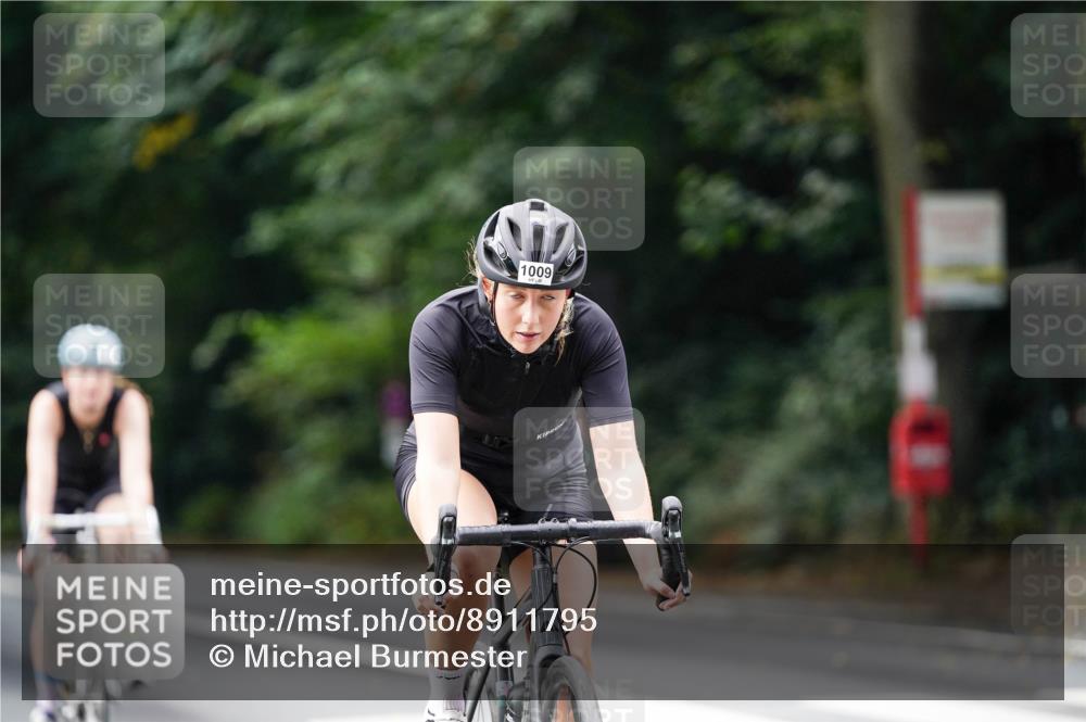 14.09.2025 - Stadtparktriathlon Michael Burmester http://msf.ph/oto/8911795 14.09.2025 11:19:48 Radfahren 825, 836, 898, 1009, 1020 meine-sportfotos.de