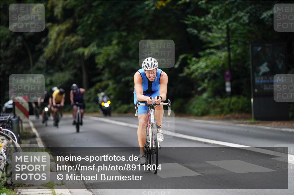 14.09.2025 - Stadtparktriathlon Michael Burmester http://msf.ph/oto/8911804 14.09.2025 11:19:58 Radfahren 825, 836, 841, 867, 975, 984, 990 meine-sportfotos.de