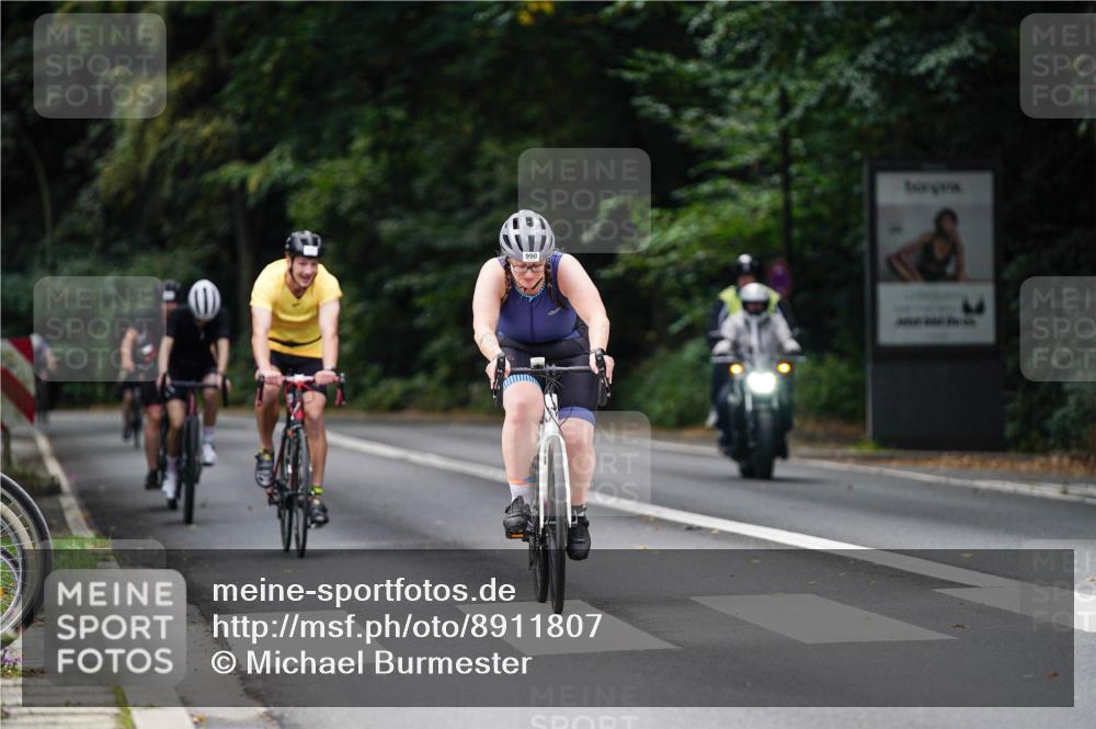 14.09.2025 - Stadtparktriathlon Michael Burmester http://msf.ph/oto/8911807 14.09.2025 11:20:02 Radfahren 841, 867, 925, 975, 984, 990 meine-sportfotos.de