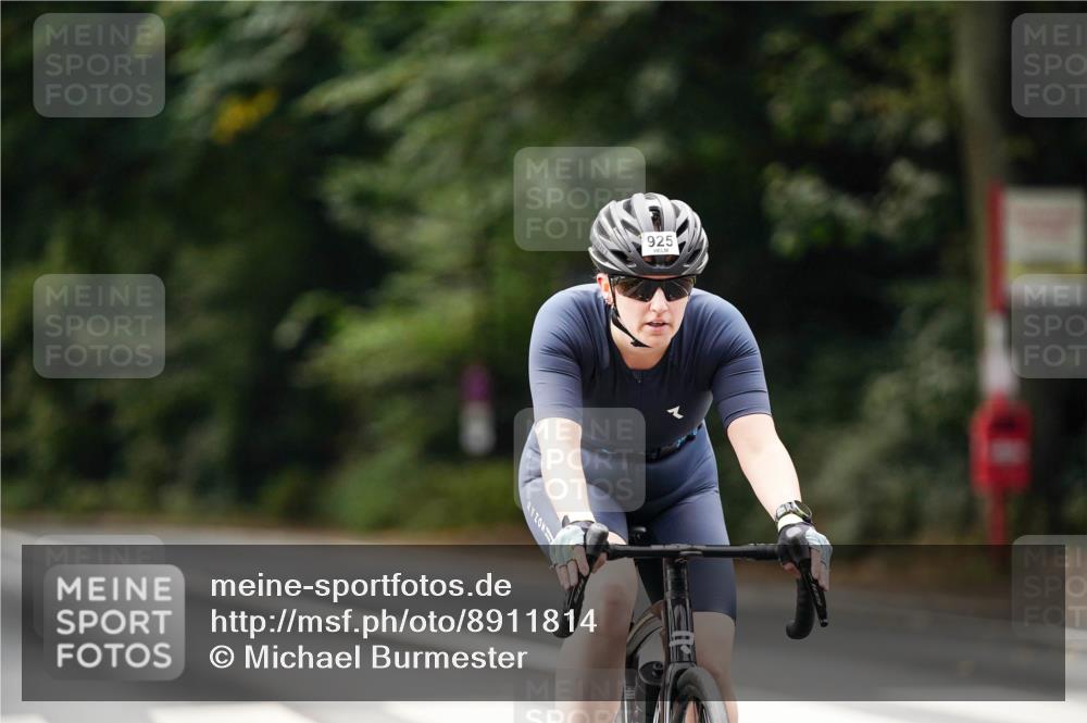 14.09.2025 - Stadtparktriathlon Michael Burmester http://msf.ph/oto/8911814 14.09.2025 11:20:10 Radfahren 833, 841, 925, 975, 984 meine-sportfotos.de