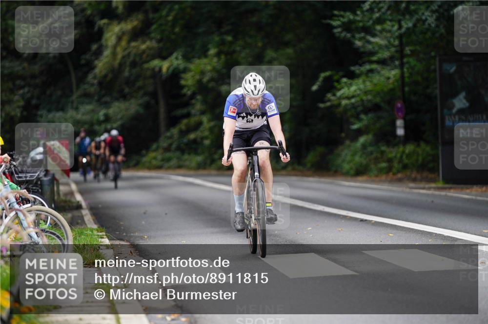 14.09.2025 - Stadtparktriathlon Michael Burmester http://msf.ph/oto/8911815 14.09.2025 11:20:13 Radfahren 833, 859, 865, 925 meine-sportfotos.de