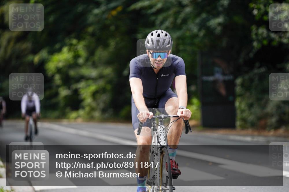 14.09.2025 - Stadtparktriathlon Michael Burmester http://msf.ph/oto/8911847 14.09.2025 11:20:46 Radfahren 848, 861, 897, 917, 938, 941, 989 meine-sportfotos.de
