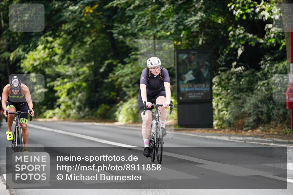 14.09.2025 - Stadtparktriathlon Michael Burmester http://msf.ph/oto/8911858 14.09.2025 11:21:05 Radfahren 822, 827, 937, 973, 982, 1012 meine-sportfotos.de