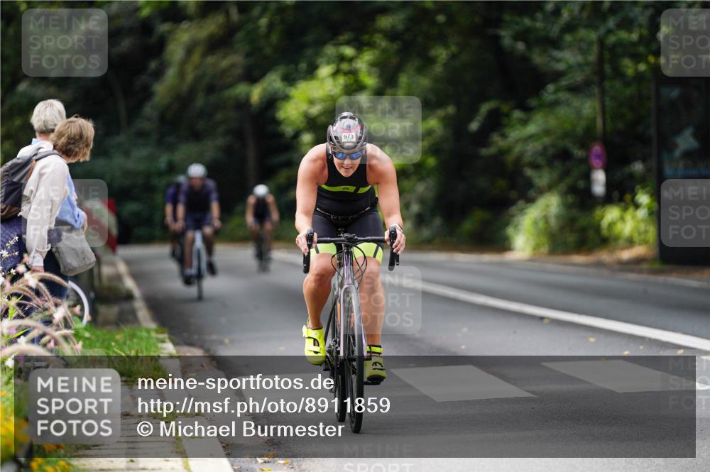 14.09.2025 - Stadtparktriathlon Michael Burmester http://msf.ph/oto/8911859 14.09.2025 11:21:06 Radfahren 822, 827, 937, 973, 982, 1012 meine-sportfotos.de