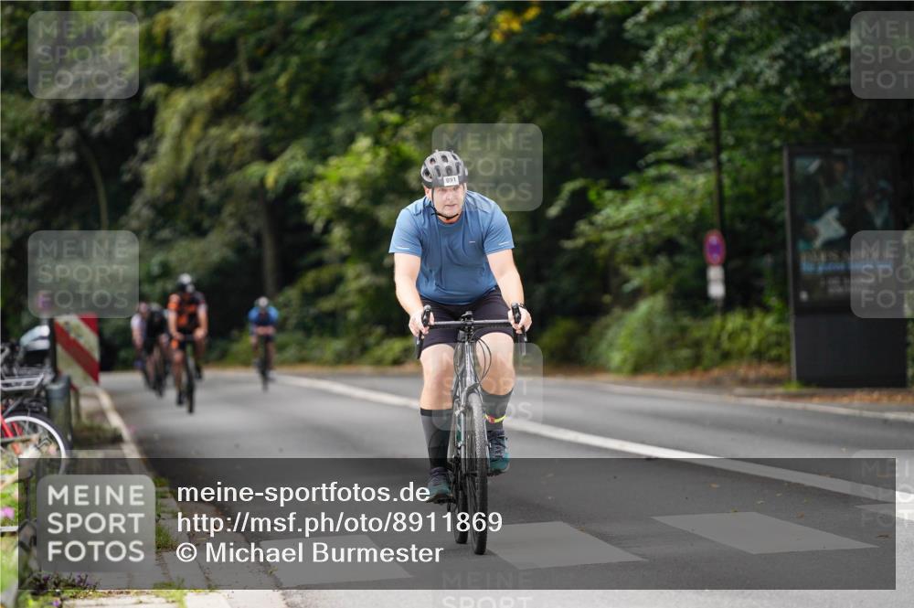 14.09.2025 - Stadtparktriathlon Michael Burmester http://msf.ph/oto/8911869 14.09.2025 11:21:31 Radfahren 871, 891 meine-sportfotos.de