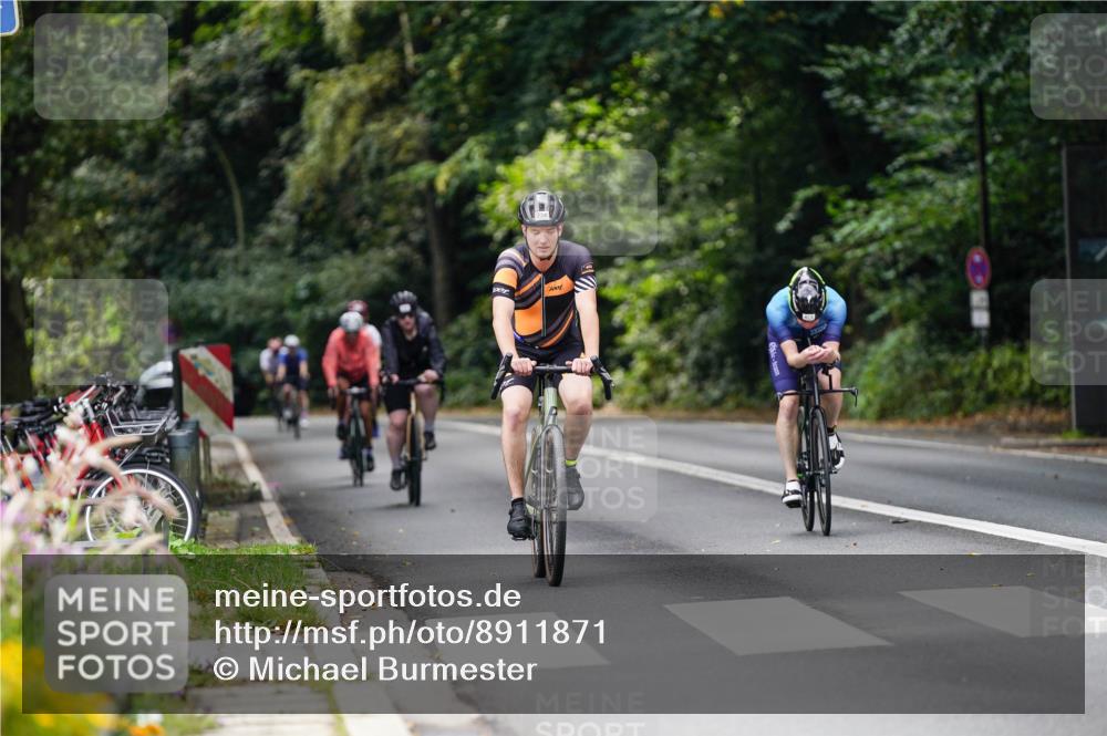 14.09.2025 - Stadtparktriathlon Michael Burmester http://msf.ph/oto/8911871 14.09.2025 11:21:37 Radfahren 734, 871, 891, 927, 955, 960 meine-sportfotos.de