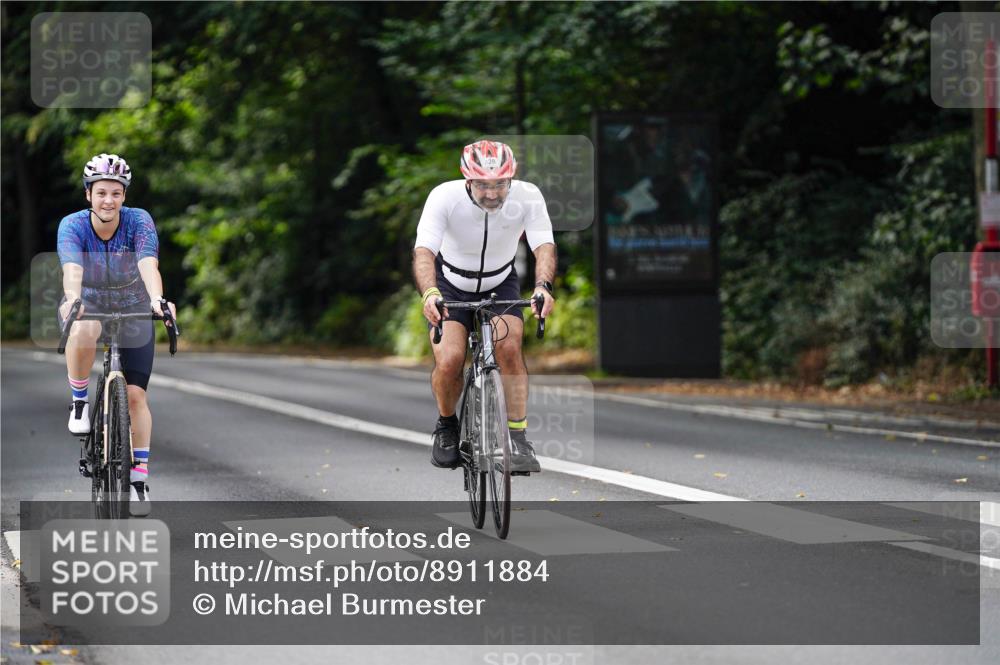 14.09.2025 - Stadtparktriathlon Michael Burmester http://msf.ph/oto/8911884 14.09.2025 11:21:48 Radfahren 828, 873, 927, 945, 955, 960, 981 meine-sportfotos.de