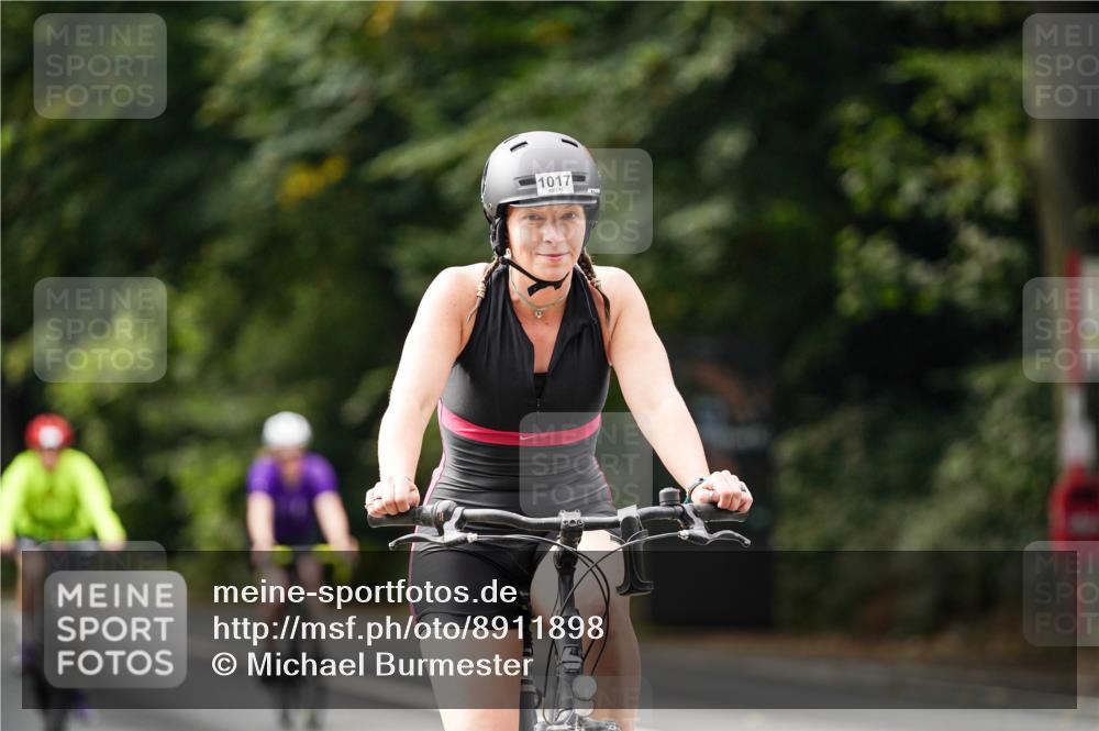 14.09.2025 - Stadtparktriathlon Michael Burmester http://msf.ph/oto/8911898 14.09.2025 11:22:06 Radfahren 842, 929, 939, 964, 972, 978, 1007, 1014, 1017 meine-sportfotos.de