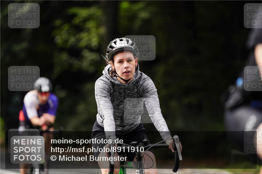 14.09.2025 - Stadtparktriathlon Michael Burmester http://msf.ph/oto/8911910 14.09.2025 11:22:13 Radfahren 842, 855, 929, 952, 964, 972, 1007, 1014 meine-sportfotos.de