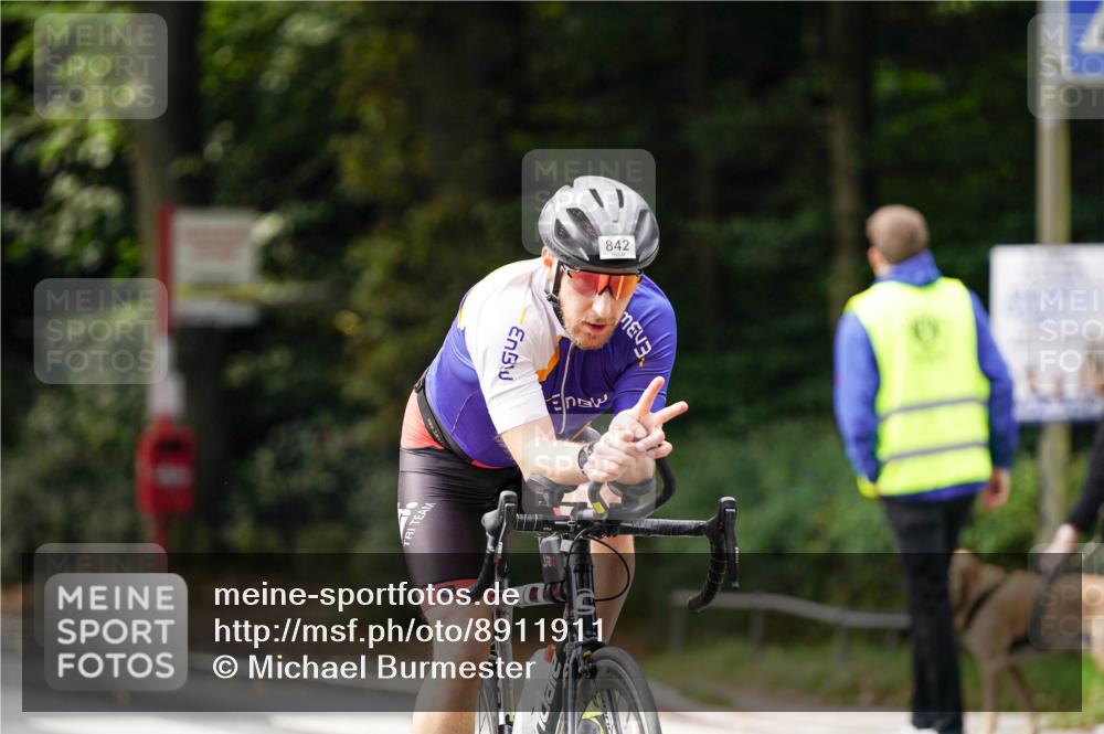 14.09.2025 - Stadtparktriathlon Michael Burmester http://msf.ph/oto/8911911 14.09.2025 11:22:14 Radfahren 842, 855, 929, 952, 964, 972, 997, 1007, 1014 meine-sportfotos.de