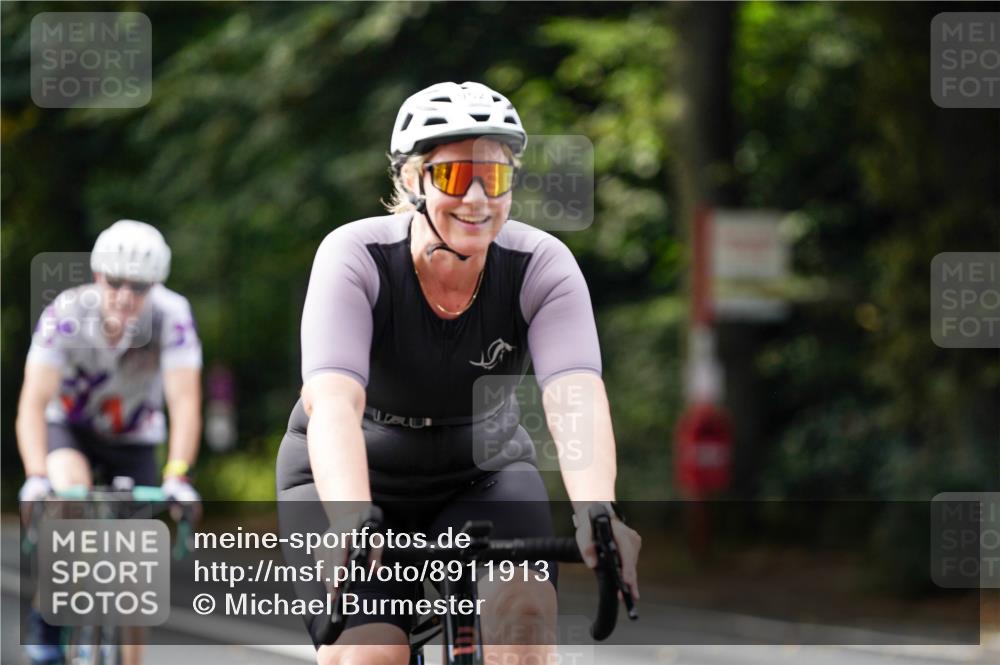 14.09.2025 - Stadtparktriathlon Michael Burmester http://msf.ph/oto/8911913 14.09.2025 11:22:16 Radfahren 842, 850, 855, 929, 952, 964, 972, 997 meine-sportfotos.de