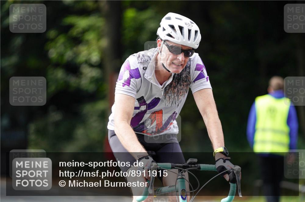 14.09.2025 - Stadtparktriathlon Michael Burmester http://msf.ph/oto/8911915 14.09.2025 11:22:17 Radfahren 842, 850, 855, 929, 952, 964, 972, 997 meine-sportfotos.de