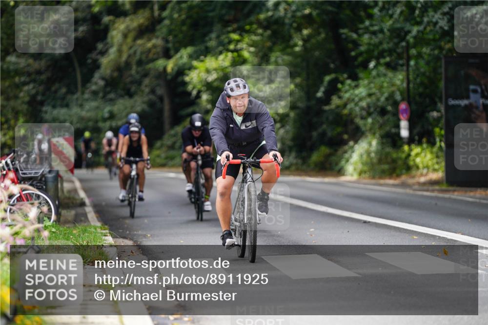 14.09.2025 - Stadtparktriathlon Michael Burmester http://msf.ph/oto/8911925 14.09.2025 11:22:37 Radfahren 857, 880, 892, 901, 957, 958, 998 meine-sportfotos.de