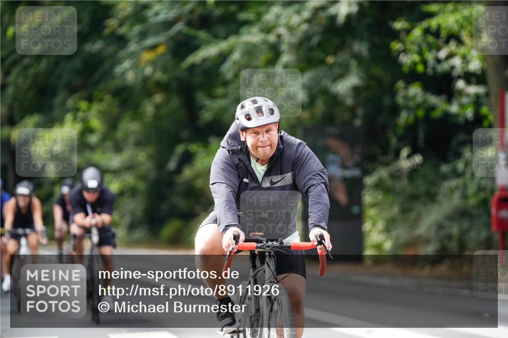 14.09.2025 - Stadtparktriathlon Michael Burmester http://msf.ph/oto/8911926 14.09.2025 11:22:38 Radfahren 857, 870, 880, 892, 901, 957, 958, 998 meine-sportfotos.de