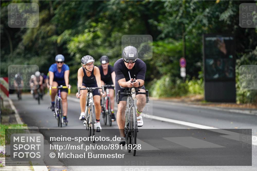 14.09.2025 - Stadtparktriathlon Michael Burmester http://msf.ph/oto/8911928 14.09.2025 11:22:39 Radfahren 857, 870, 875, 892, 901, 957, 958, 998 meine-sportfotos.de
