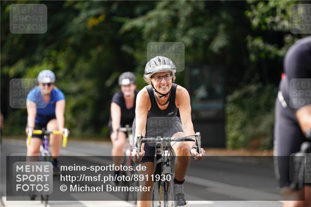 14.09.2025 - Stadtparktriathlon Michael Burmester http://msf.ph/oto/8911930 14.09.2025 11:22:41 Radfahren 857, 862, 870, 875, 892, 921, 957, 958, 998 meine-sportfotos.de