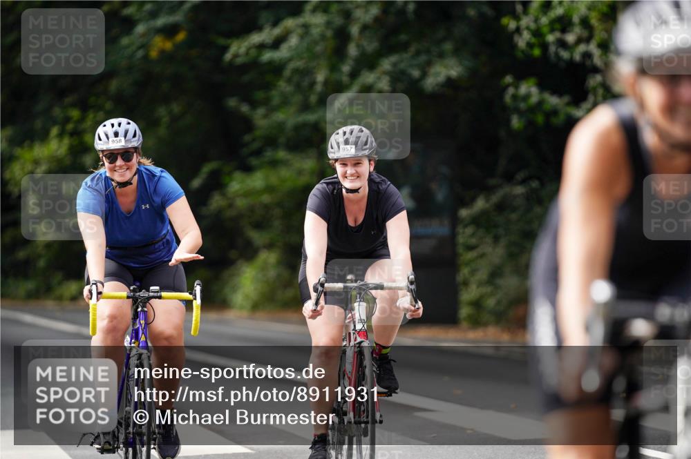 14.09.2025 - Stadtparktriathlon Michael Burmester http://msf.ph/oto/8911931 14.09.2025 11:22:42 Radfahren 857, 862, 870, 875, 892, 921, 957, 958, 998 meine-sportfotos.de