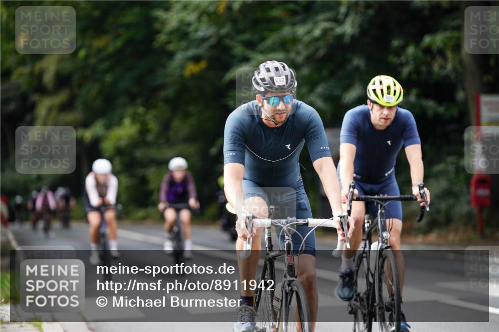 14.09.2025 - Stadtparktriathlon Michael Burmester http://msf.ph/oto/8911942 14.09.2025 11:22:49 Radfahren 862, 870, 875, 921, 957, 958, 1001, 1002 meine-sportfotos.de