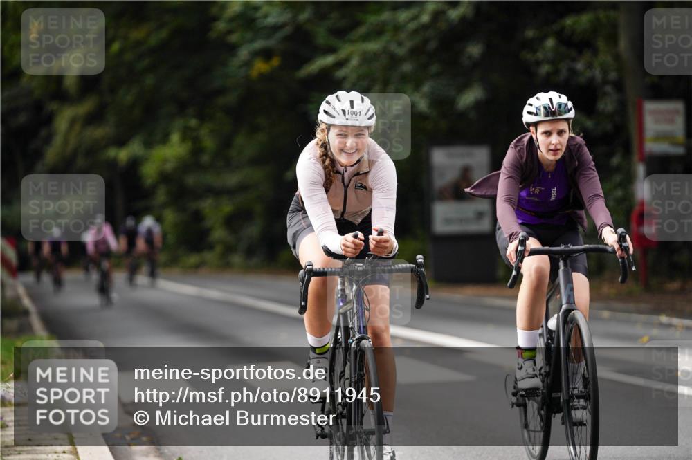 14.09.2025 - Stadtparktriathlon Michael Burmester http://msf.ph/oto/8911945 14.09.2025 11:22:52 Radfahren 831, 862, 870, 875, 918, 921, 948, 974, 1001, 1002 meine-sportfotos.de