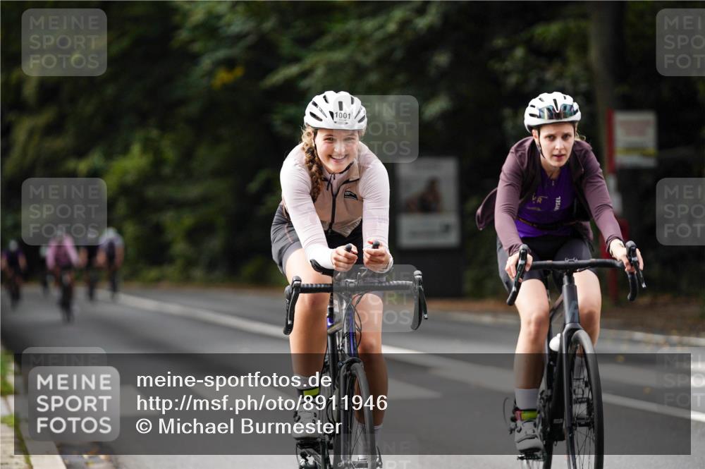 14.09.2025 - Stadtparktriathlon Michael Burmester http://msf.ph/oto/8911946 14.09.2025 11:22:52 Radfahren 831, 862, 870, 875, 918, 921, 948, 974, 1001, 1002 meine-sportfotos.de