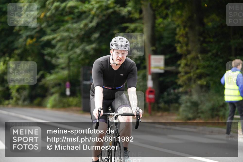14.09.2025 - Stadtparktriathlon Michael Burmester http://msf.ph/oto/8911962 14.09.2025 11:23:06 Radfahren 829, 851, 882, 920, 946, 948, 963 meine-sportfotos.de