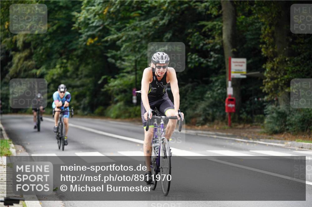 14.09.2025 - Stadtparktriathlon Michael Burmester http://msf.ph/oto/8911970 14.09.2025 11:23:31 Radfahren 858, 888, 966 meine-sportfotos.de