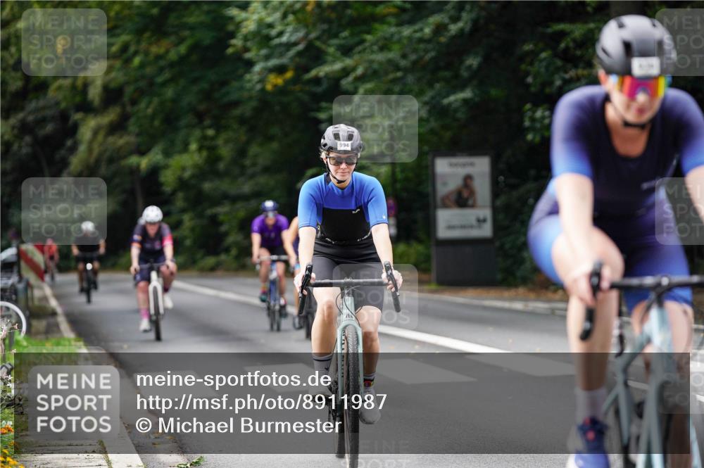 14.09.2025 - Stadtparktriathlon Michael Burmester http://msf.ph/oto/8911987 14.09.2025 11:23:47 Radfahren 824, 849, 893, 936, 940, 943, 994, 1005, 1008, 1011 meine-sportfotos.de