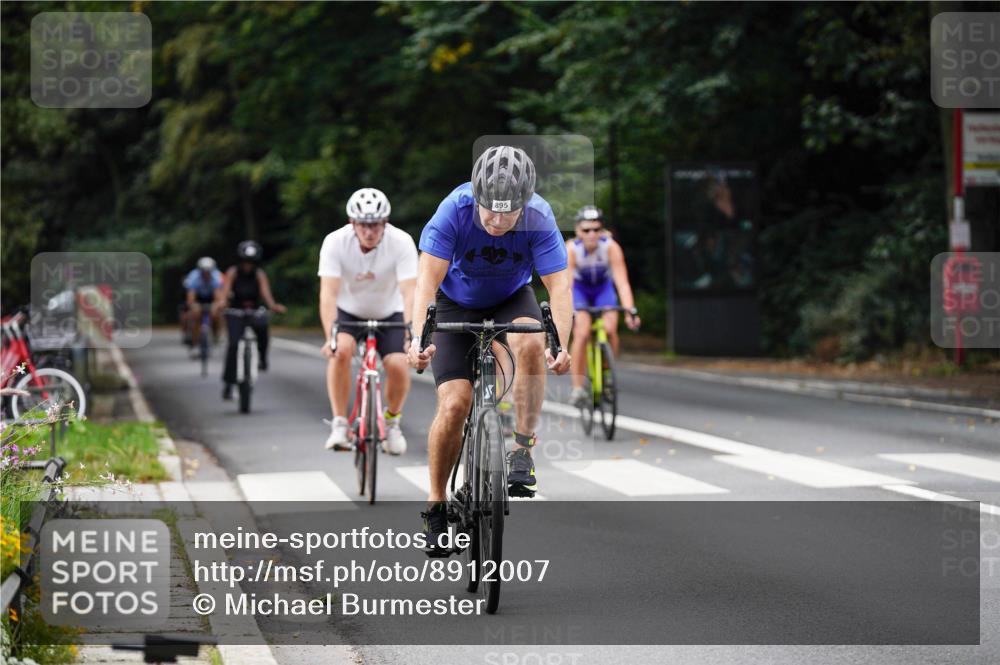 14.09.2025 - Stadtparktriathlon Michael Burmester http://msf.ph/oto/8912007 14.09.2025 11:24:03 Radfahren 823, 876, 878, 895, 915, 924, 986, 987 meine-sportfotos.de