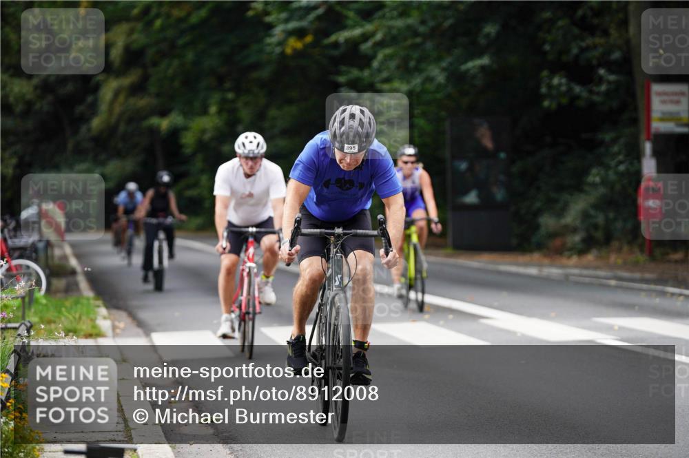 14.09.2025 - Stadtparktriathlon Michael Burmester http://msf.ph/oto/8912008 14.09.2025 11:24:03 Radfahren 823, 876, 878, 895, 915, 924, 986, 987 meine-sportfotos.de