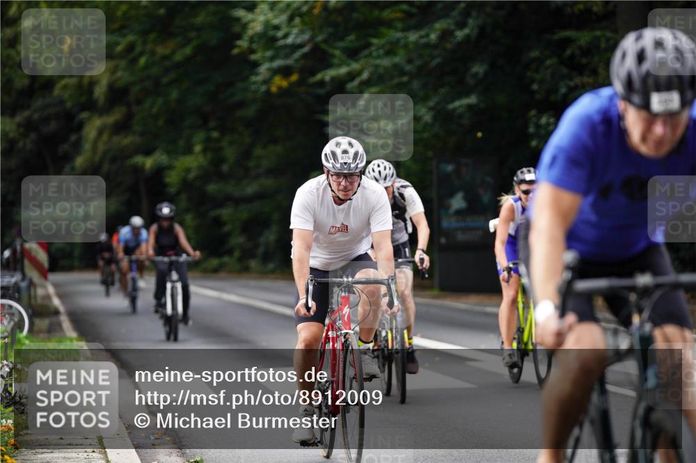 14.09.2025 - Stadtparktriathlon Michael Burmester http://msf.ph/oto/8912009 14.09.2025 11:24:04 Radfahren 823, 876, 878, 895, 915, 924, 970, 986, 987 meine-sportfotos.de