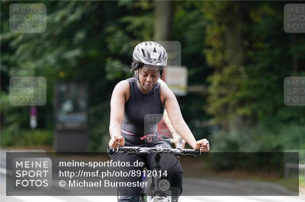 14.09.2025 - Stadtparktriathlon Michael Burmester http://msf.ph/oto/8912014 14.09.2025 11:24:08 Radfahren 823, 876, 894, 895, 915, 924, 970, 987 meine-sportfotos.de