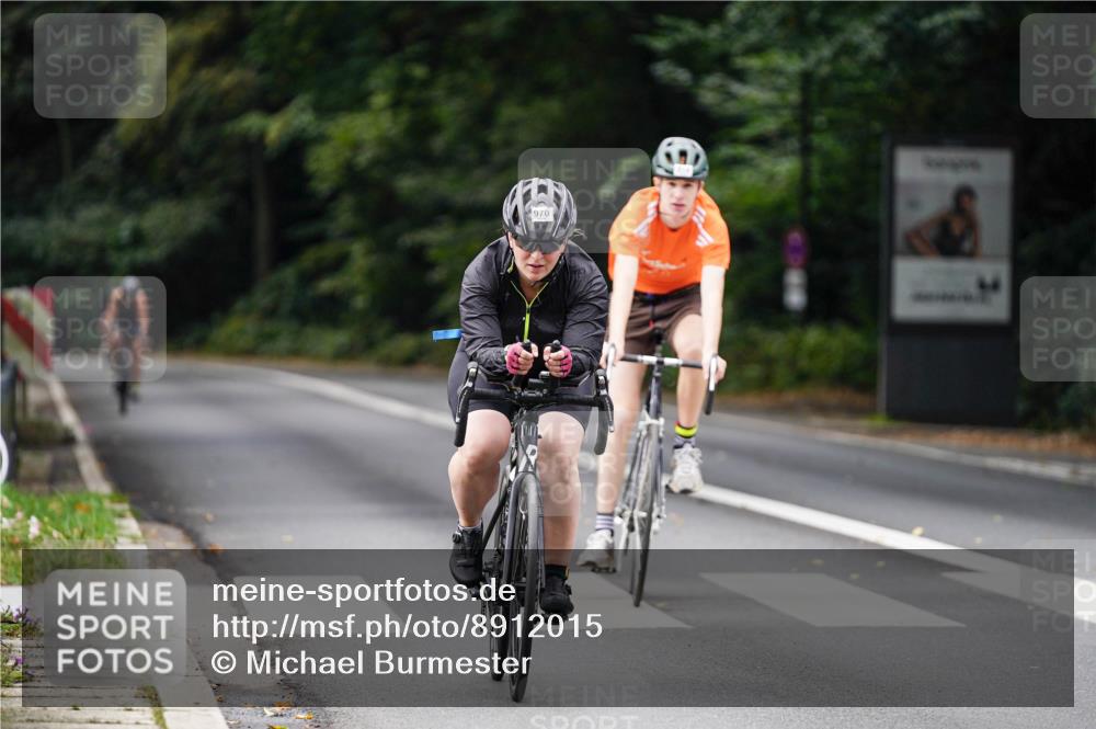 14.09.2025 - Stadtparktriathlon Michael Burmester http://msf.ph/oto/8912015 14.09.2025 11:24:11 Radfahren 823, 894, 915, 924, 968, 970, 987 meine-sportfotos.de